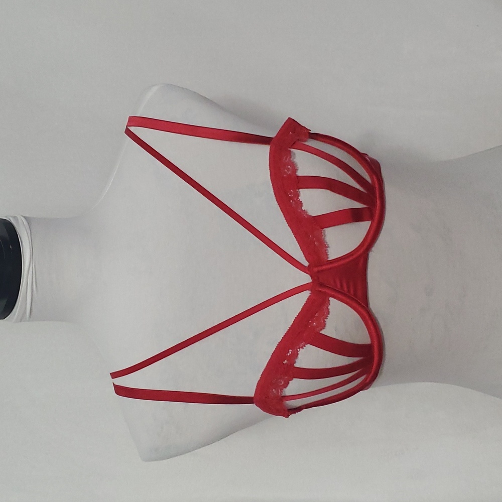 Victoria Secret Very Sexy Strappy Balconette Bra Size 32B